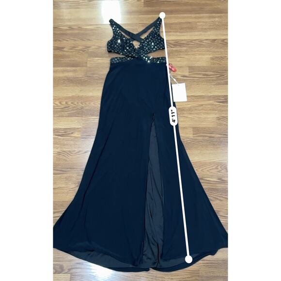 Mac Duggal Black Style No. 68166 halter neckline open back sequin bodice sz 6 - Picture 6 of 15